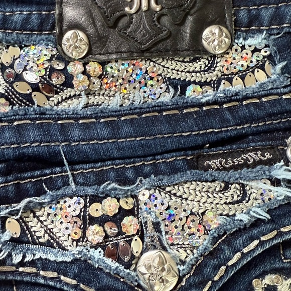 Miss Me Easy Skinny Stretch Jean 28 long rhinestone sequin embellishments - Picture 7 of 9